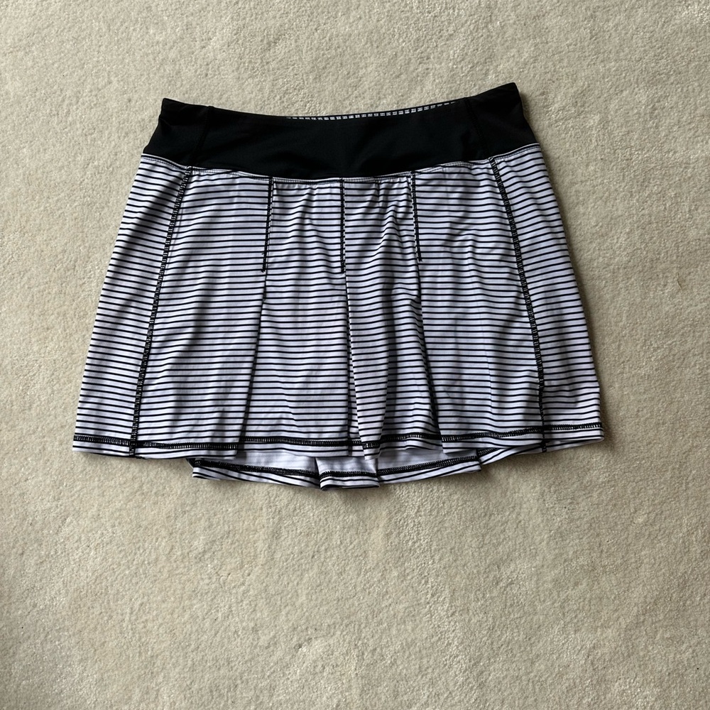 Kyodan Monochrome Striped Skirt